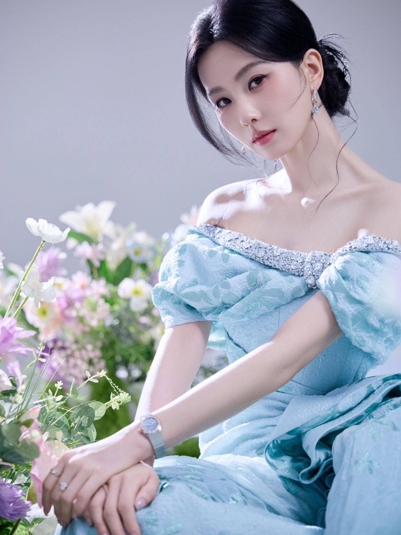 刘诗诗亮相中国影视之夜，获得央视年度推荐电视剧女演员