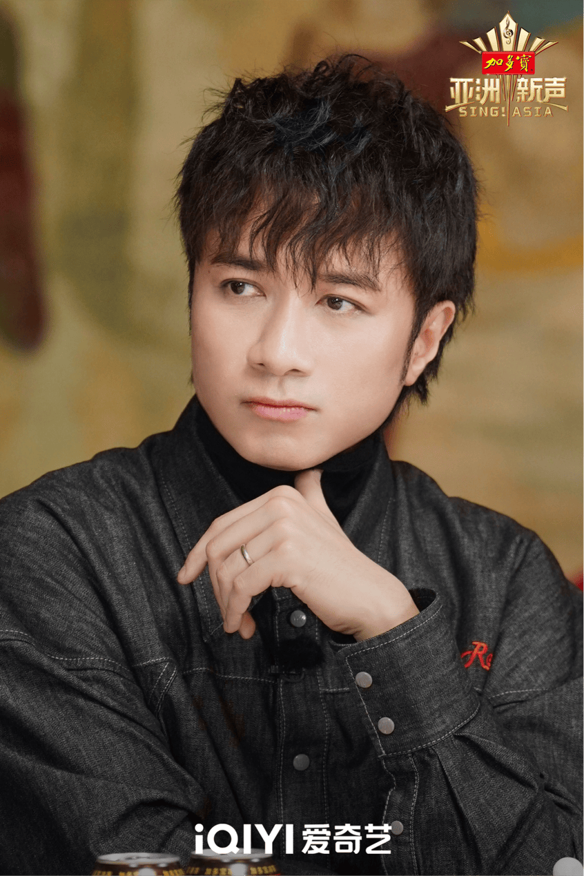 古巨基《亚洲新声》香港站精彩上演 粤语重现《飘雪》唤醒港乐DNA