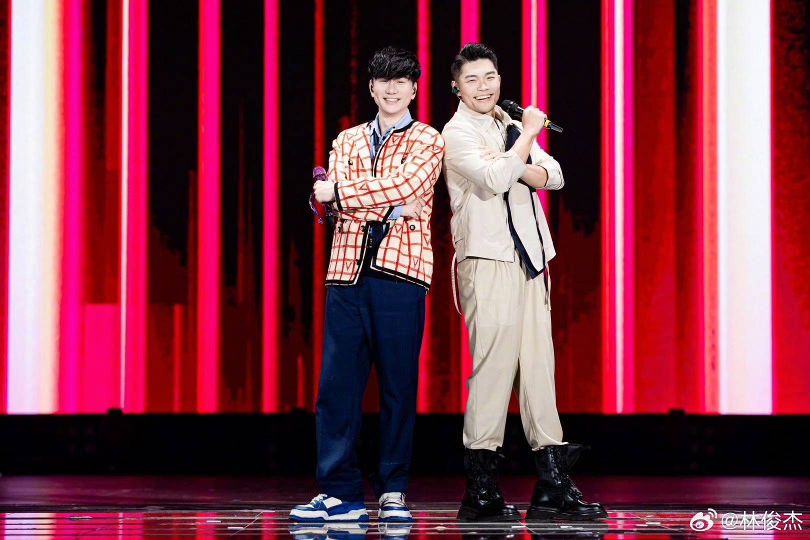 JJ林俊杰JJ20巡演第100场“茉莉雨”为三晚超15万观众解暑